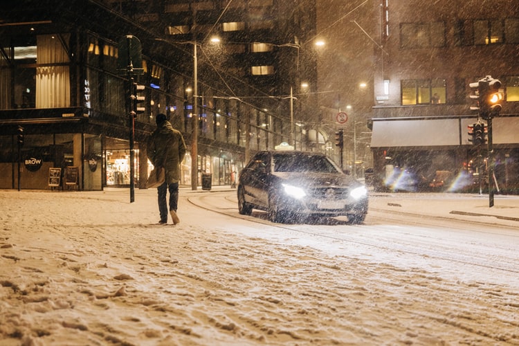 vehicle in city snow